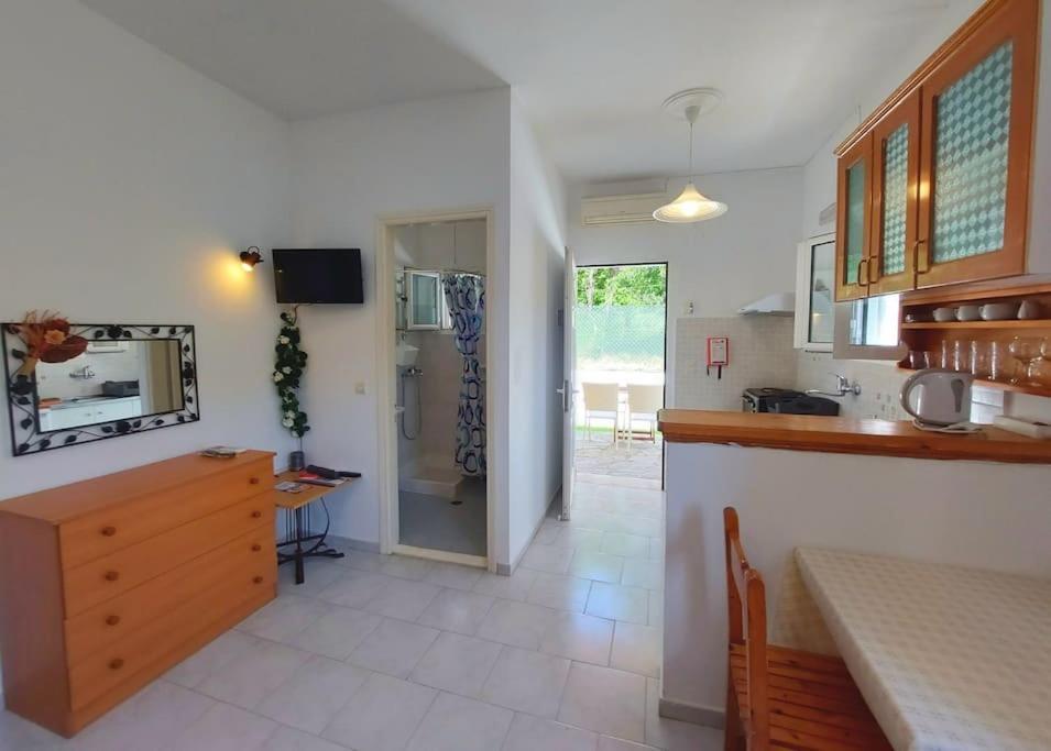 Villa Eleni Agios Gordios  Exterior photo